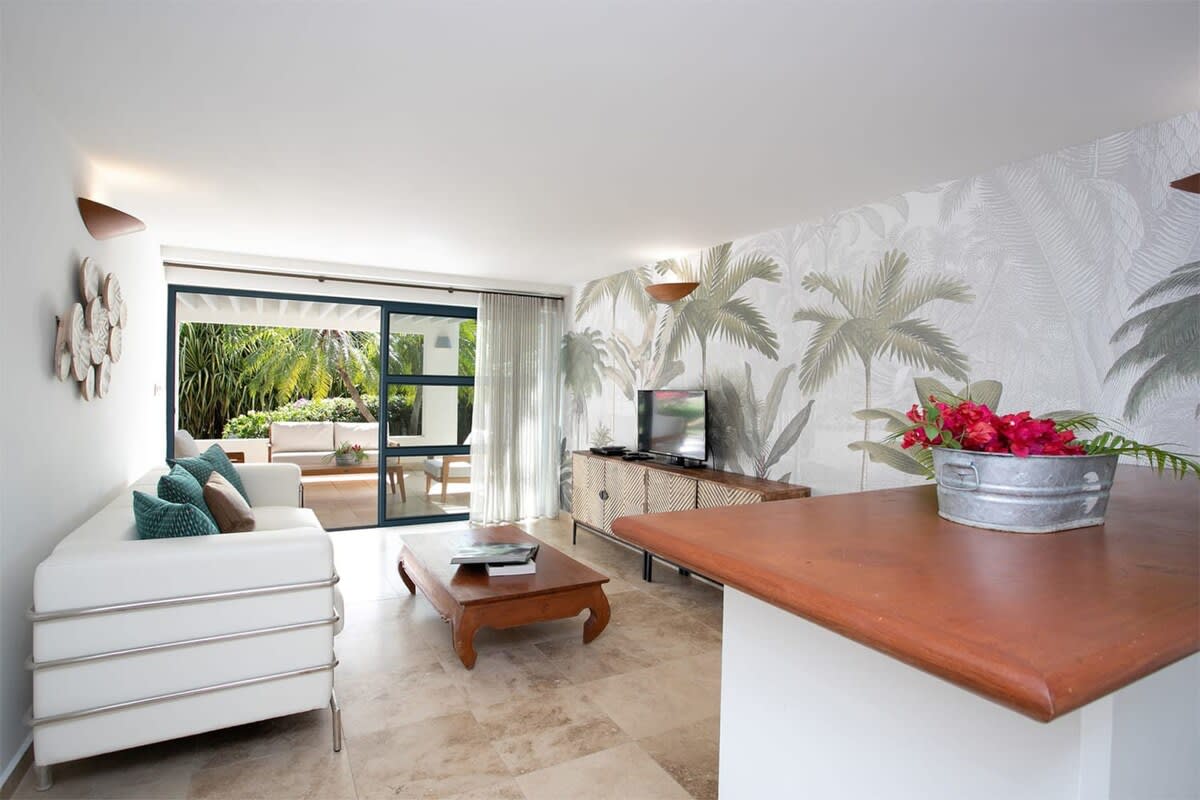 Les Palmiers Bleus, a Five Bedroom Terres Basses Villa Steps from Baie aux Prunes - Photo 35