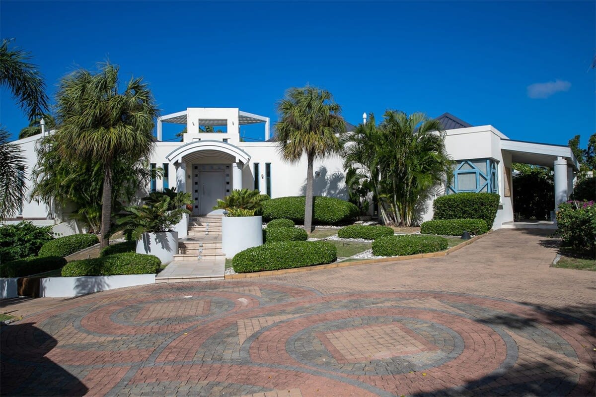 Les Palmiers Bleus, a Five Bedroom Terres Basses Villa Steps from Baie aux Prunes - Photo 42