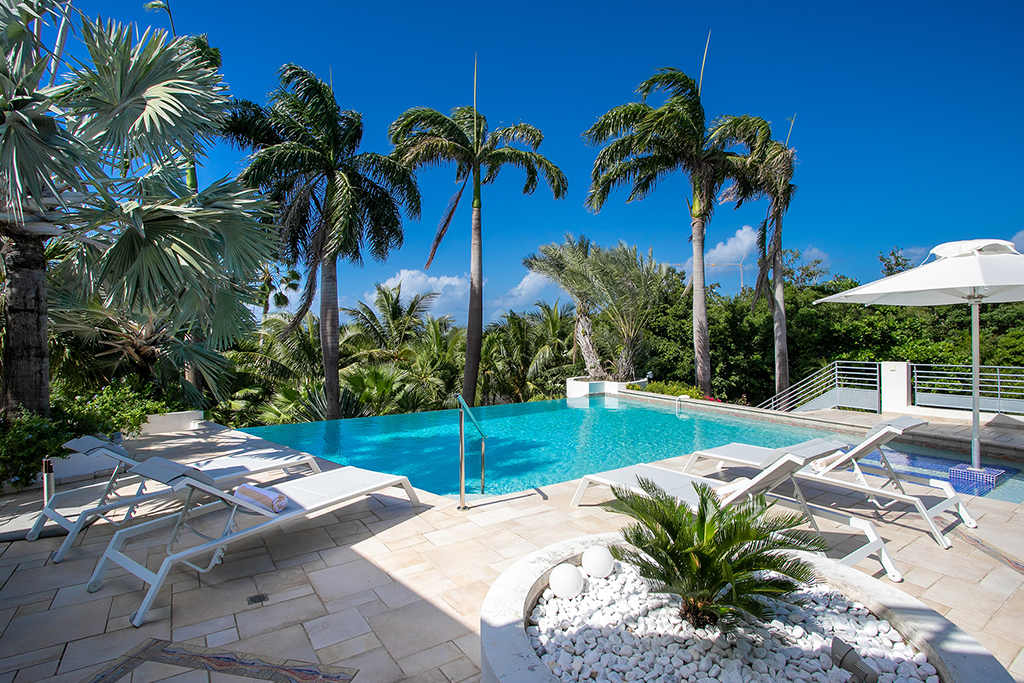 Les Palmiers Bleus, a Five Bedroom Terres Basses Villa Steps from Baie aux Prunes - Photo 52