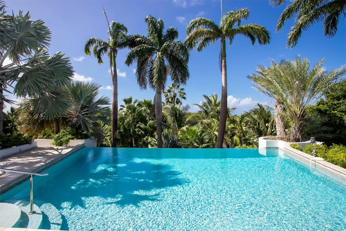 Les Palmiers Bleus, a Five Bedroom Terres Basses Villa Steps from Baie aux Prunes - Photo 6