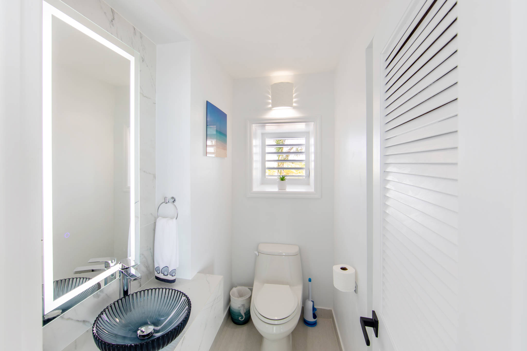 Luna Sea, Renovated Oceanfront Villa in Turtle Tail - Photo 20