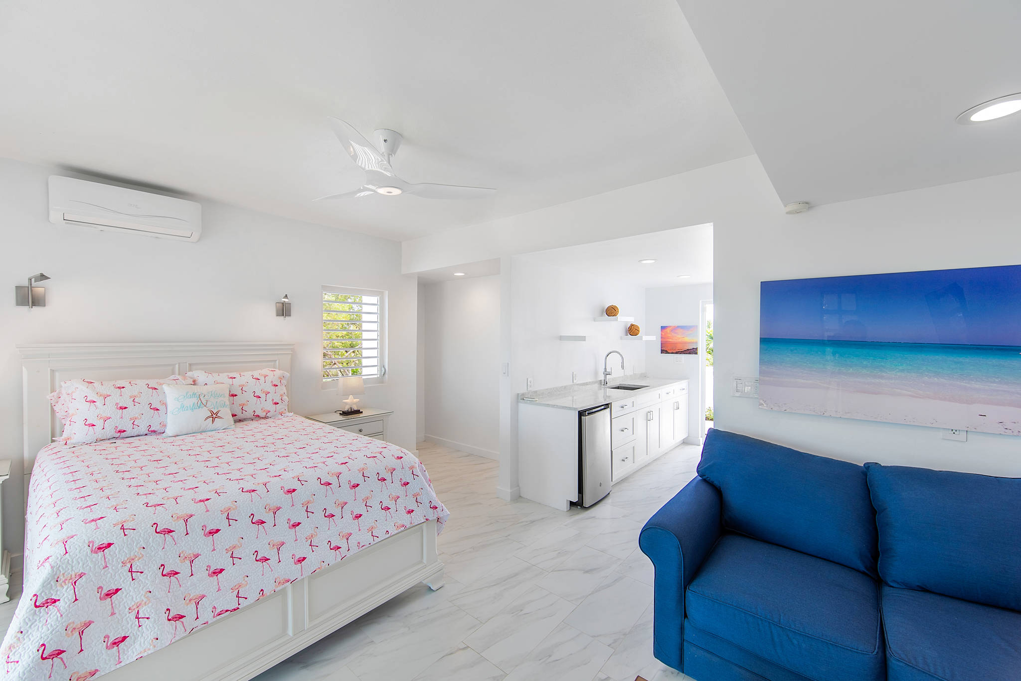 Luna Sea, Renovated Oceanfront Villa in Turtle Tail - Photo 22