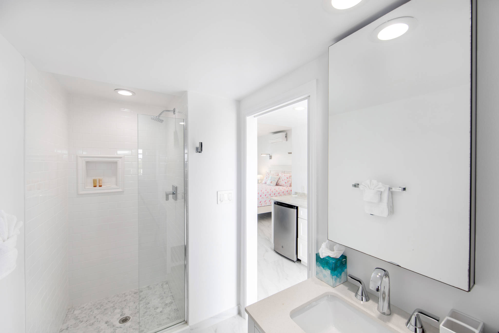 Luna Sea, Renovated Oceanfront Villa in Turtle Tail - Photo 25