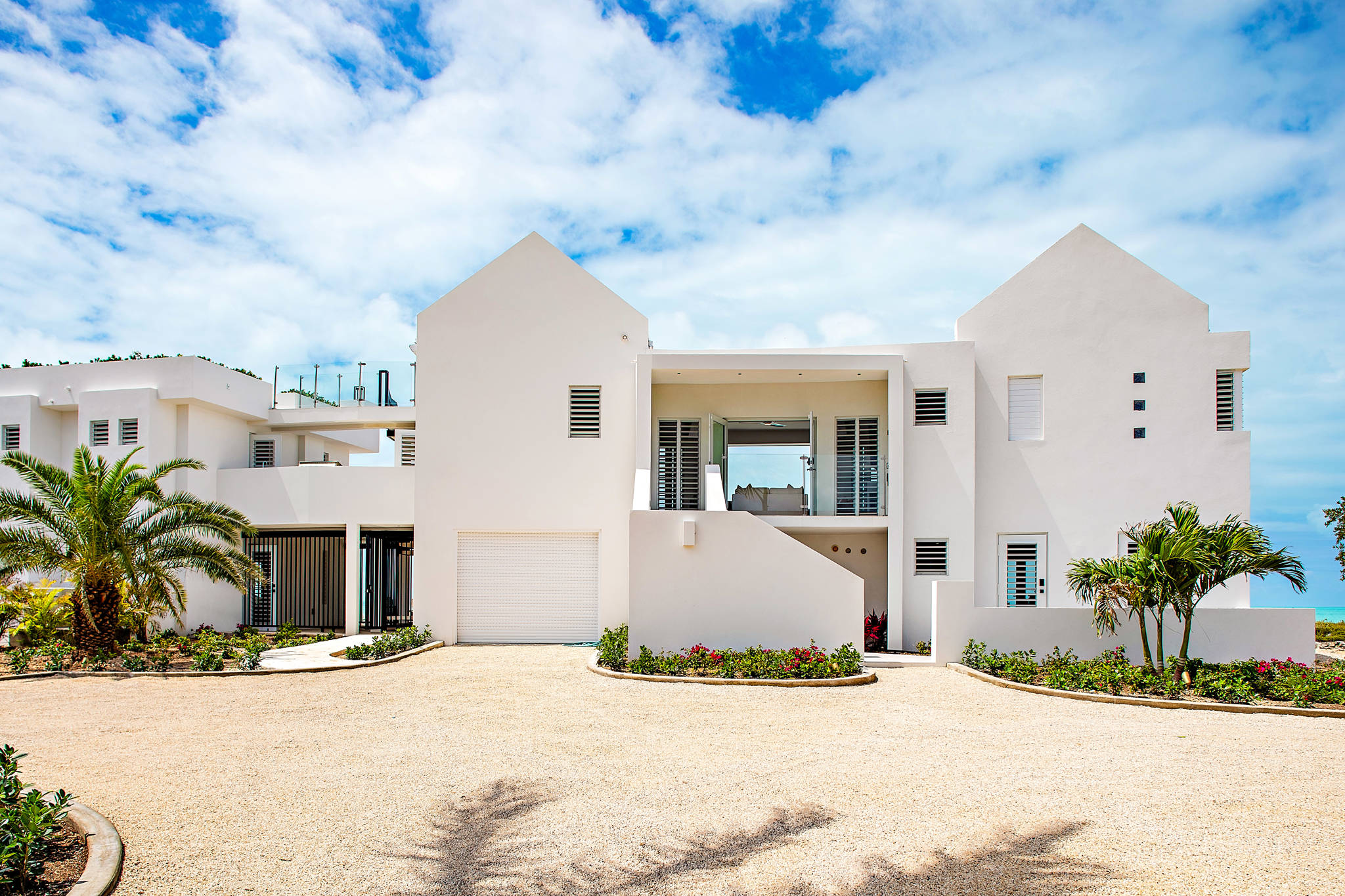 Luna Sea, Renovated Oceanfront Villa in Turtle Tail - Photo 29