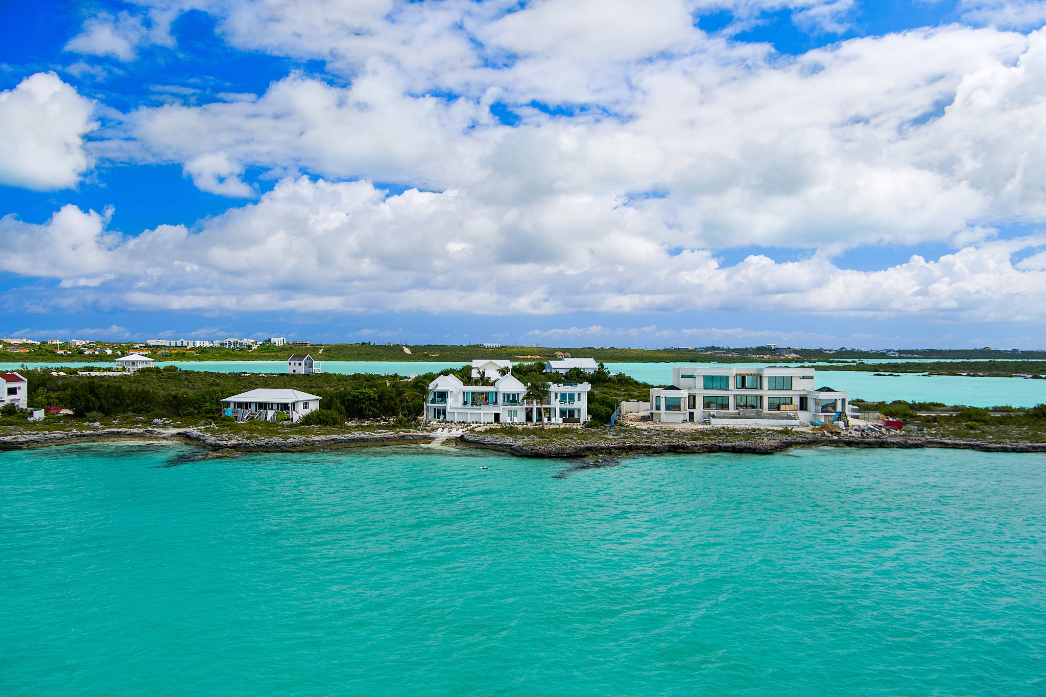 Luna Sea, Renovated Oceanfront Villa in Turtle Tail - Photo 36