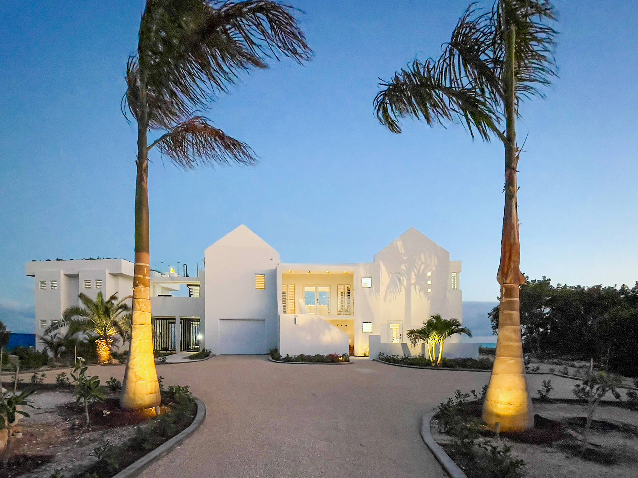 Luna Sea, Renovated Oceanfront Villa in Turtle Tail - Photo 41