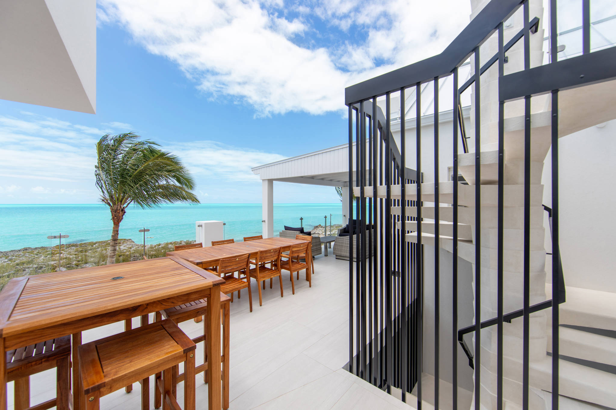 Luna Sea, Renovated Oceanfront Villa in Turtle Tail - Photo 48