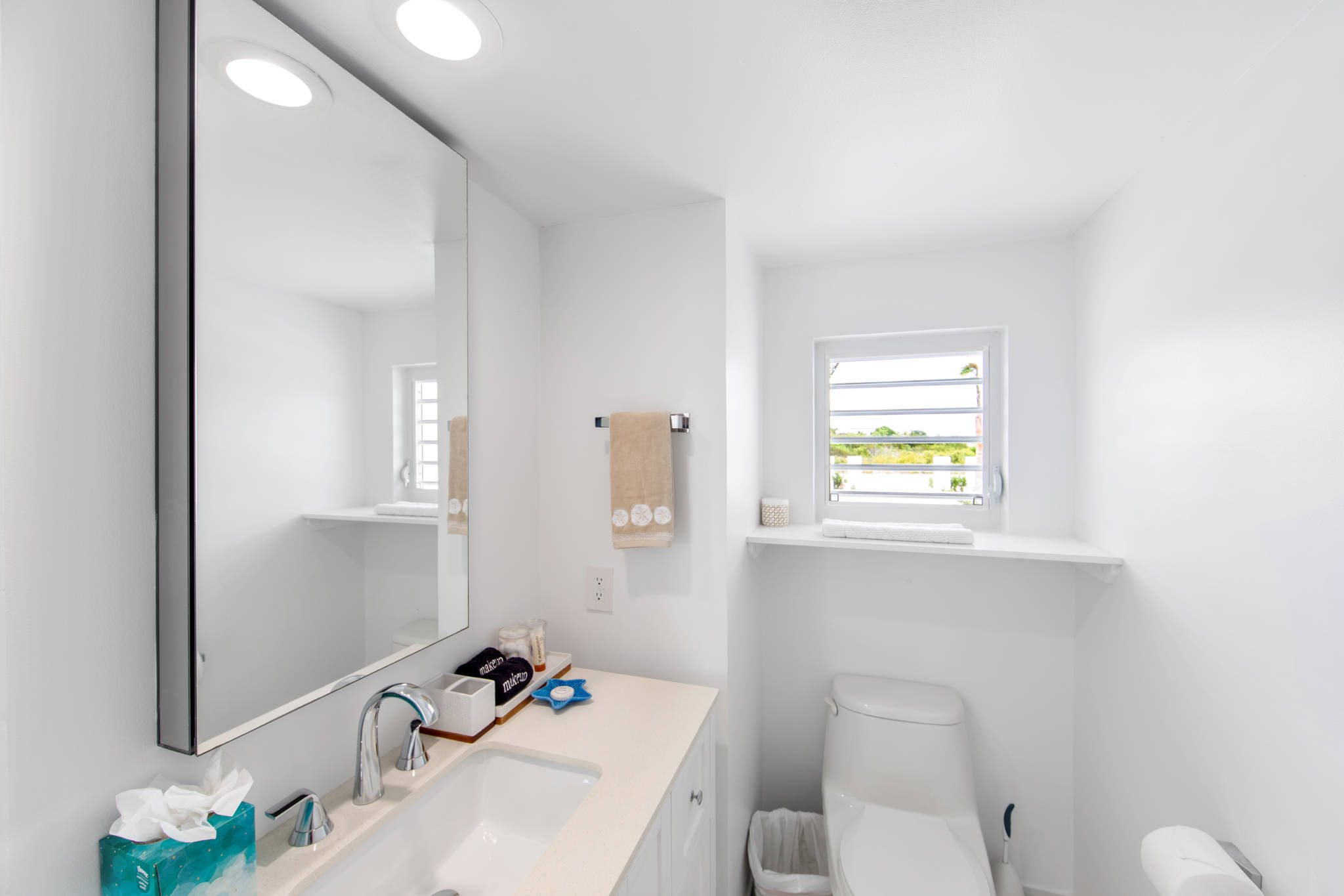 Luna Sea, Renovated Oceanfront Villa in Turtle Tail - Photo 71