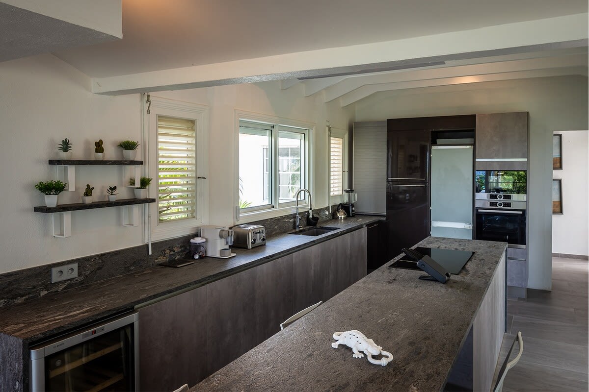 Villa Mandalay, a Five-Bedroom Ocean-View Retreat in Terres Basses - Photo 12