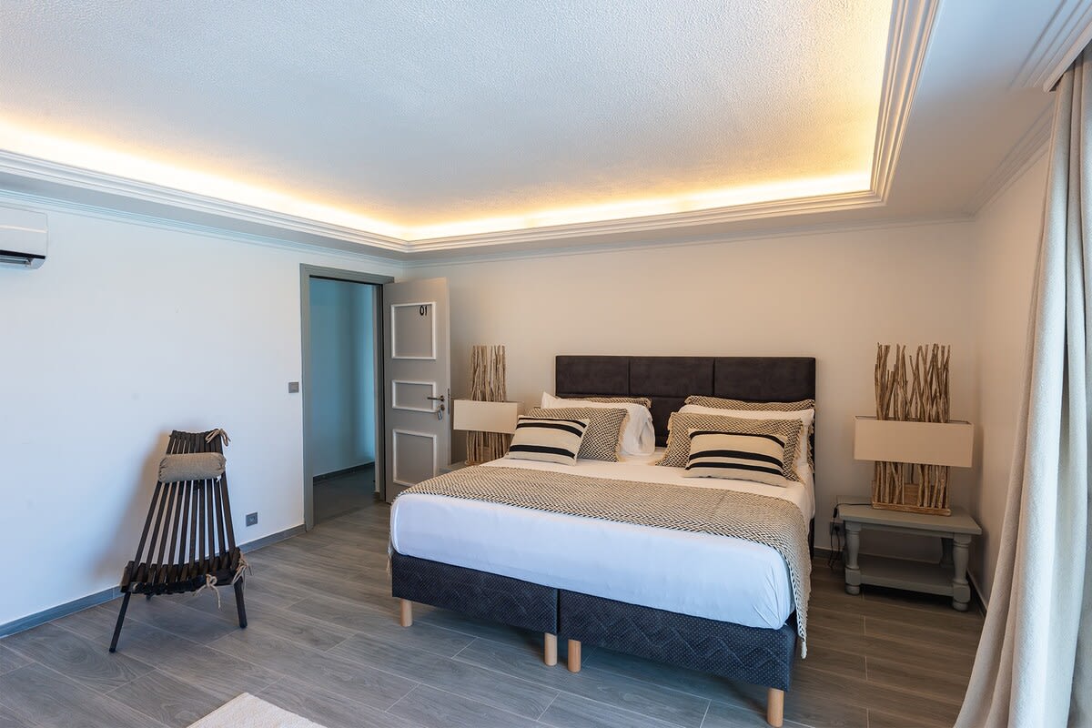 Villa Mandalay, a Five-Bedroom Ocean-View Retreat in Terres Basses - Photo 13