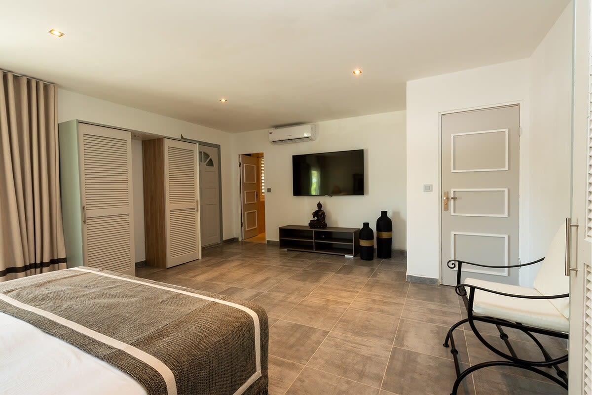 Villa Mandalay, a Five-Bedroom Ocean-View Retreat in Terres Basses - Photo 16
