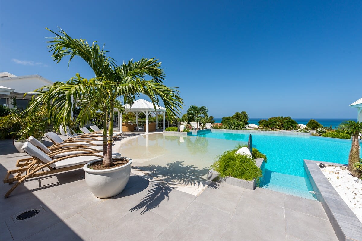 Villa Mandalay, a Five-Bedroom Ocean-View Retreat in Terres Basses Gallery 1