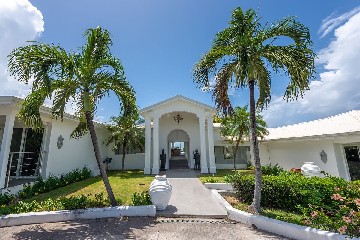 Villa Mandalay, a Five-Bedroom Ocean-View Retreat in Terres Basses - Photo 24