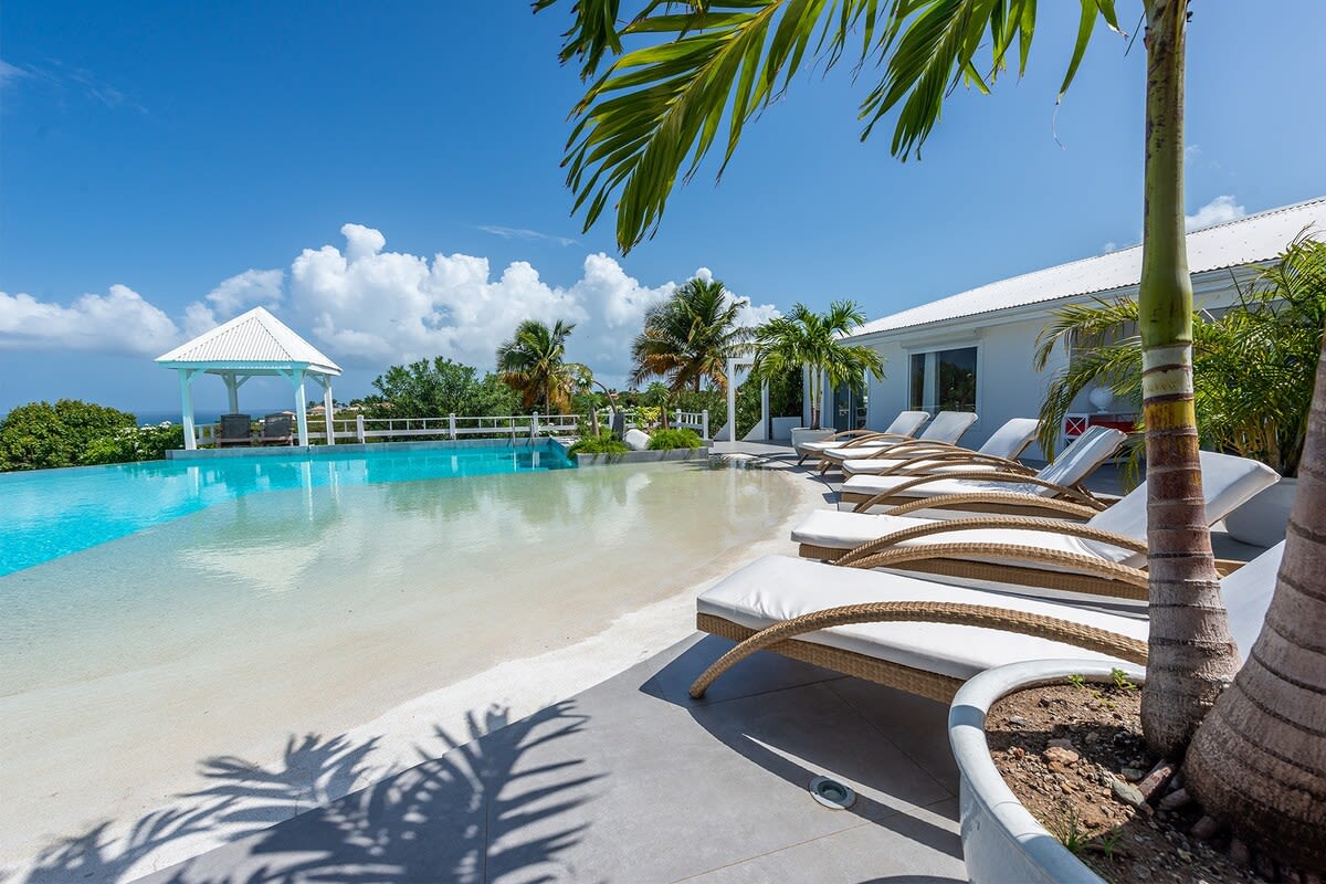 Villa Mandalay, a Five-Bedroom Ocean-View Retreat in Terres Basses Gallery 2