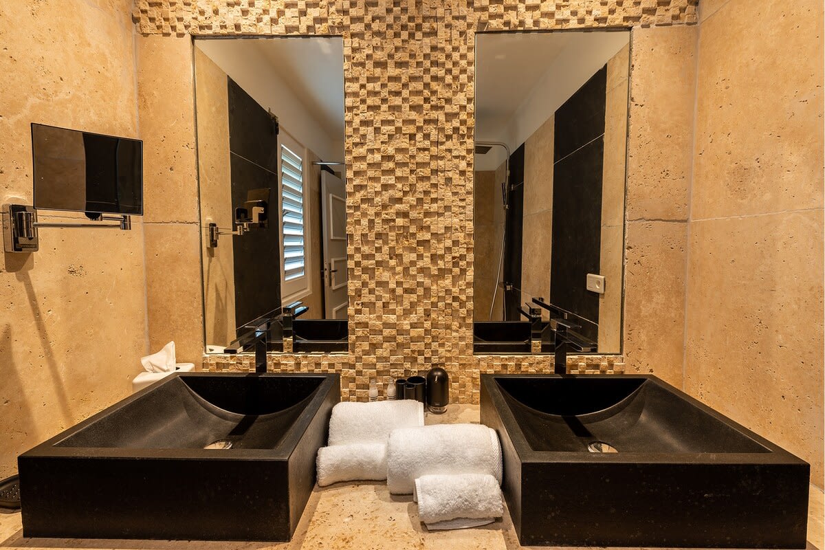 Villa Mandalay, a Five-Bedroom Ocean-View Retreat in Terres Basses - Photo 32