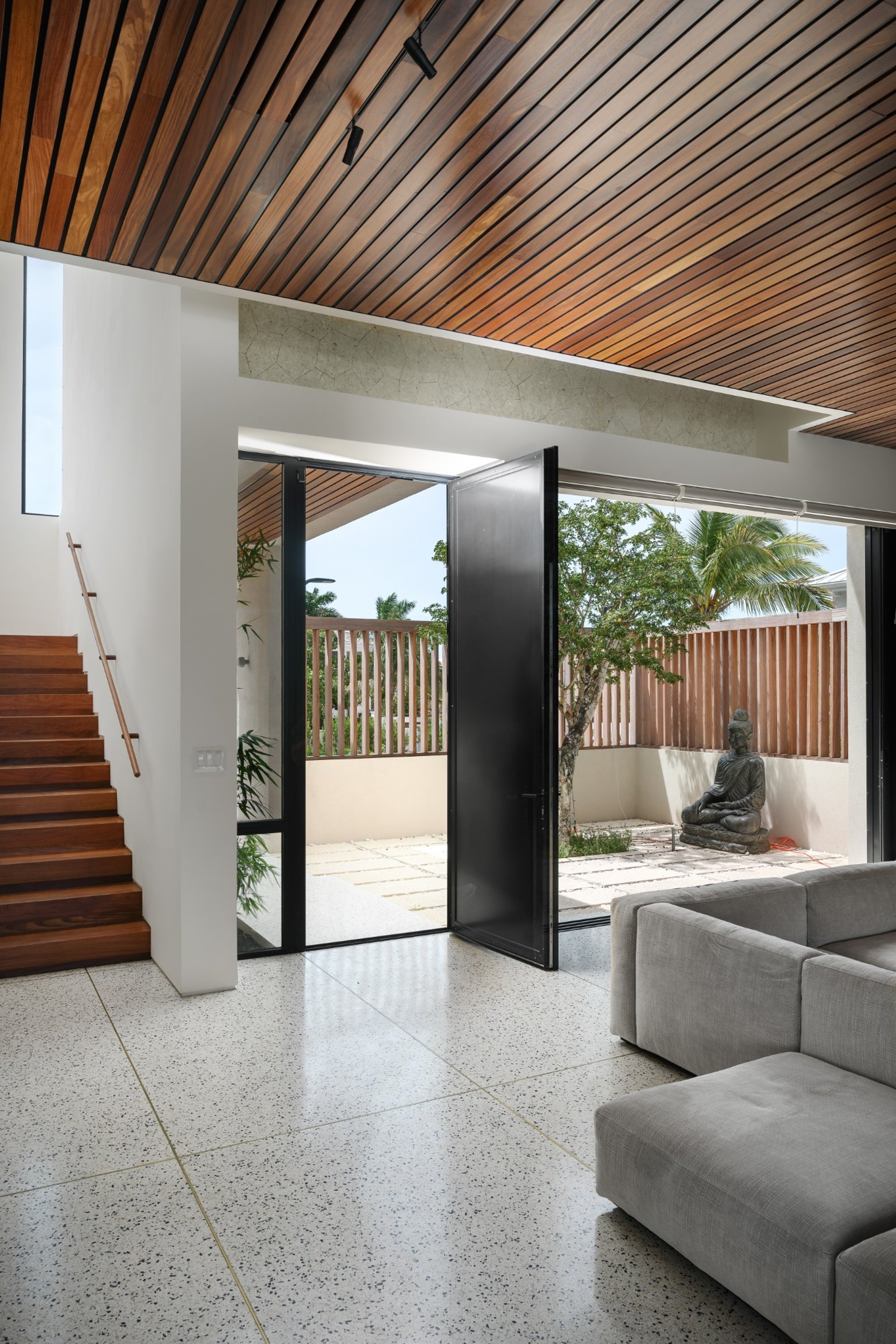 Villa Marahuyo, Grace Bay Beachfront Villa with Heated Pool and Butler Service - Photo 14