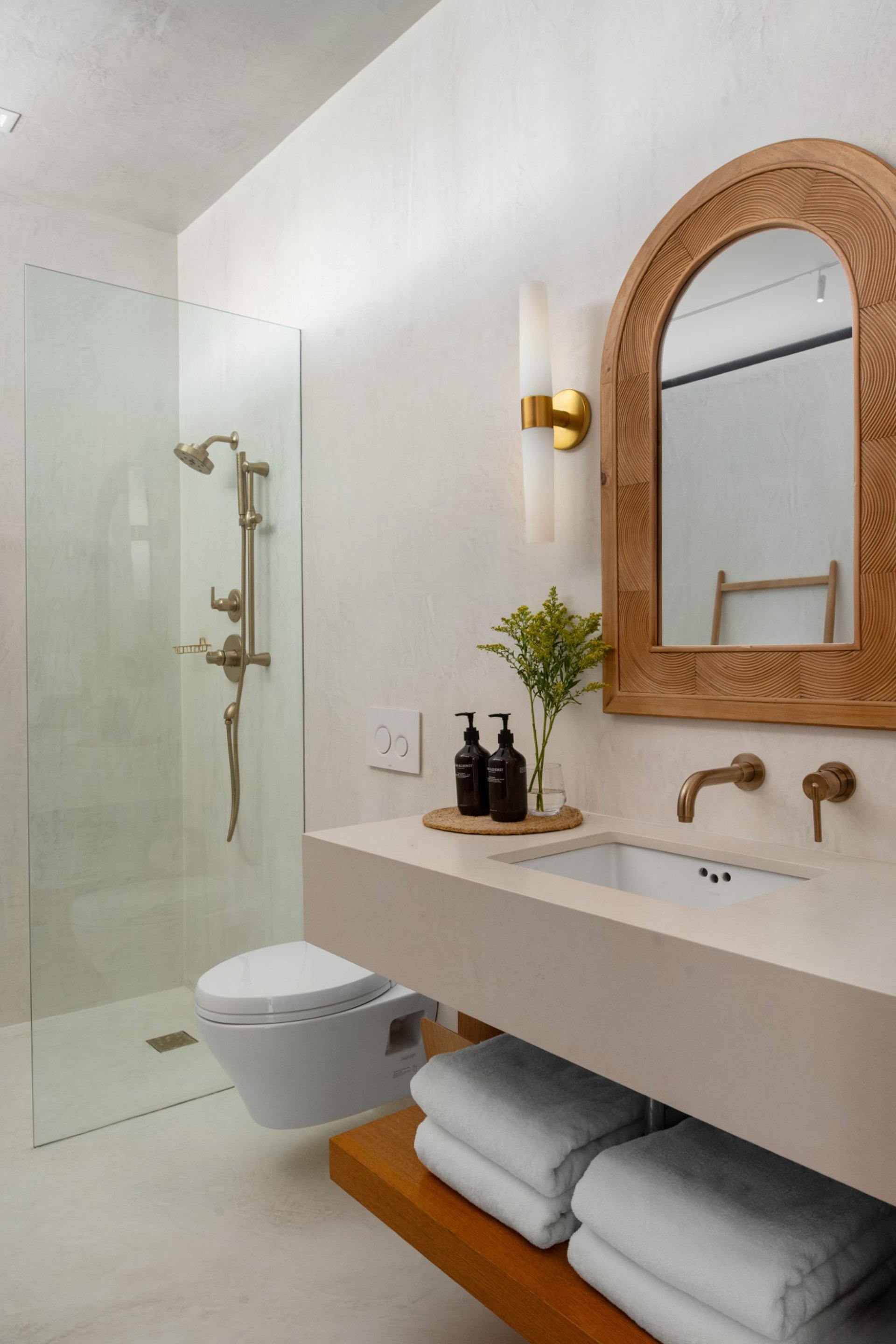 Villa Marahuyo, Grace Bay Beachfront Villa with Heated Pool and Butler Service - Photo 28