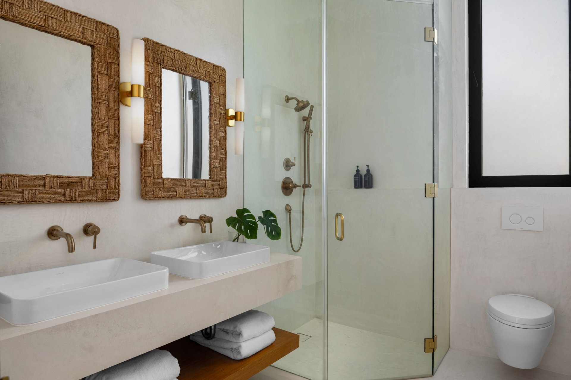 Villa Marahuyo, Grace Bay Beachfront Villa with Heated Pool and Butler Service - Photo 32
