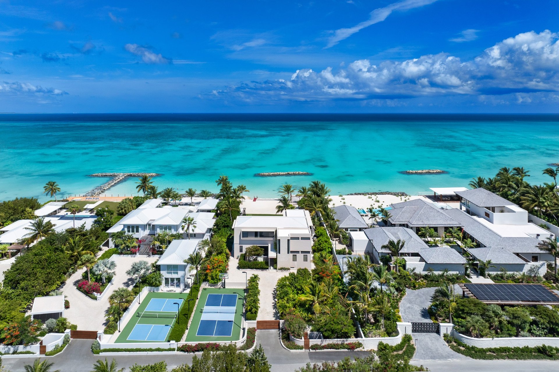 Villa Marahuyo, Grace Bay Beachfront Villa with Heated Pool and Butler Service - Photo 39