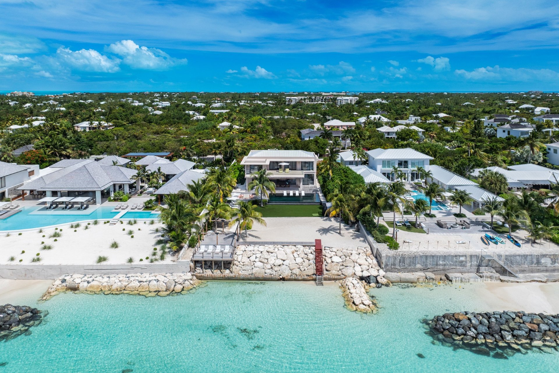 Villa Marahuyo, Grace Bay Beachfront Villa with Heated Pool and Butler Service - Photo 40
