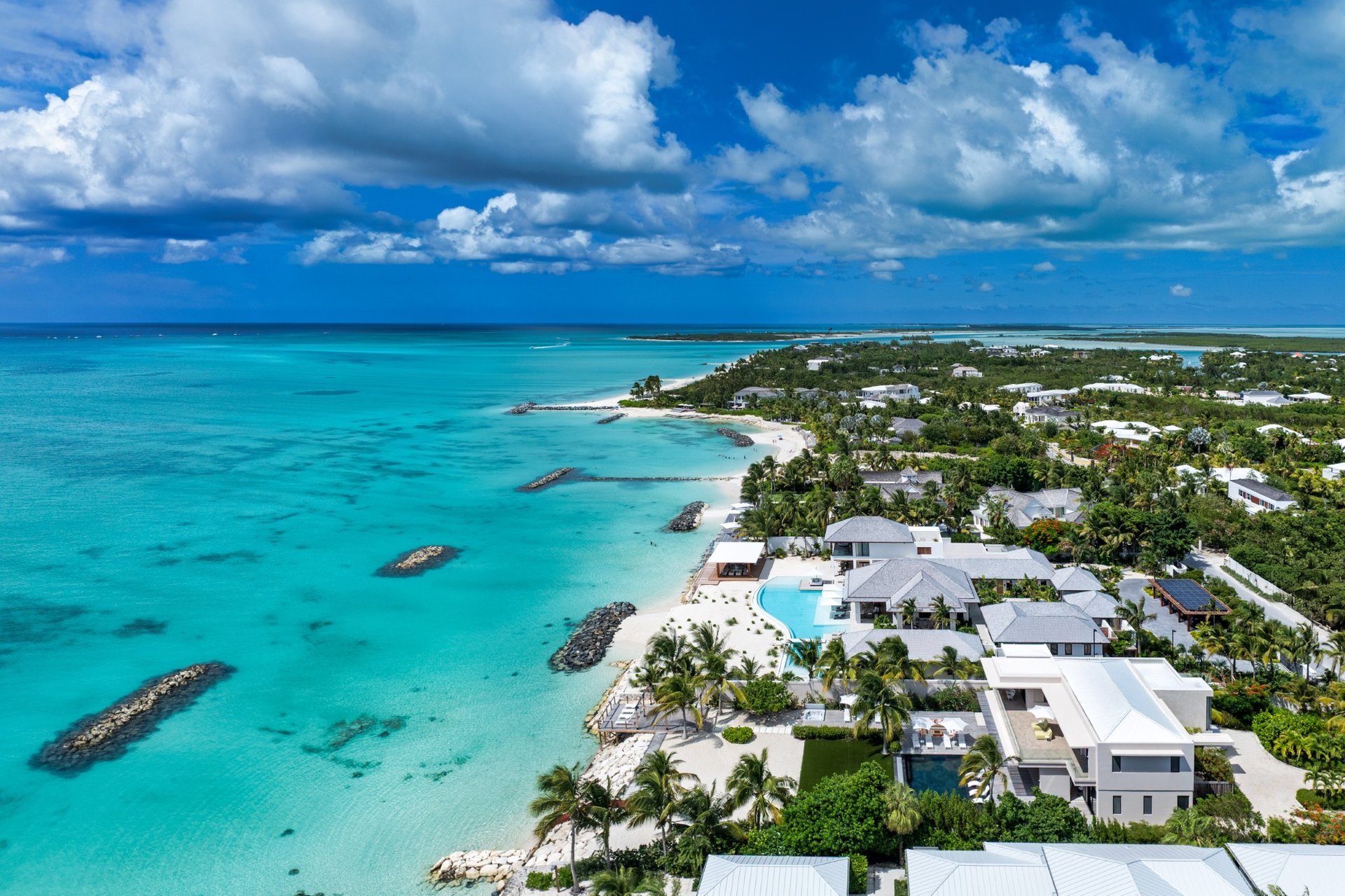 Villa Marahuyo, Grace Bay Beachfront Villa with Heated Pool and Butler Service - Photo 44
