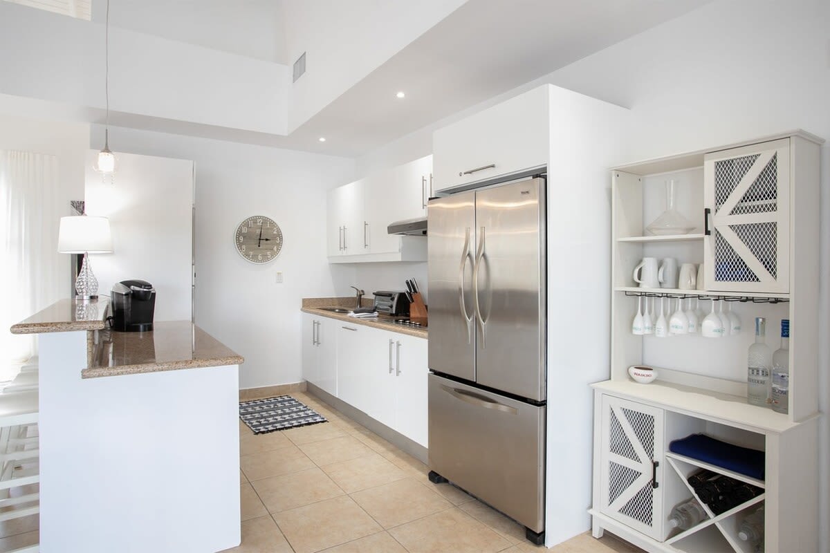 Marina 360, Top-Floor Waterfront Condo at Porto Cupecoy - Photo 12