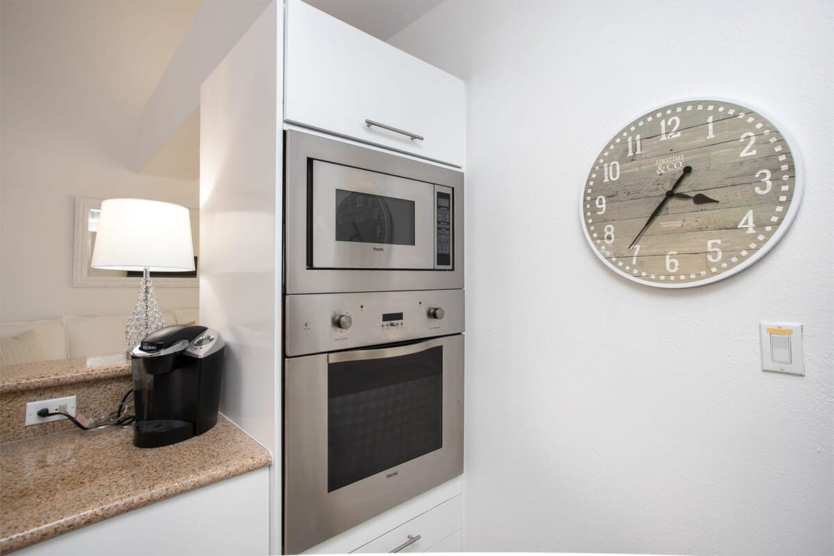 Marina 360, Top-Floor Waterfront Condo at Porto Cupecoy - Photo 13