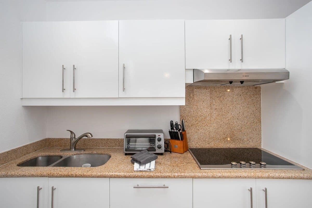 Marina 360, Top-Floor Waterfront Condo at Porto Cupecoy - Photo 14