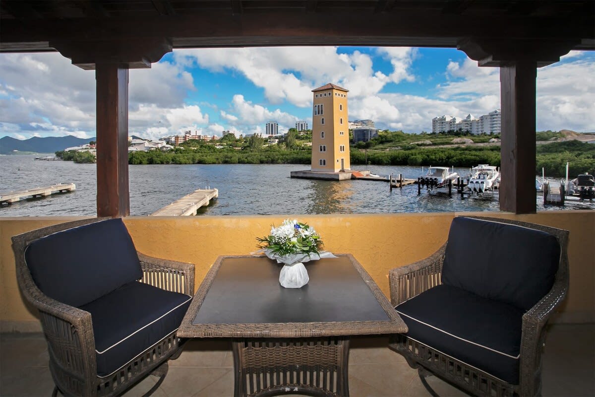 Marina 360, Top-Floor Waterfront Condo at Porto Cupecoy - Photo 20