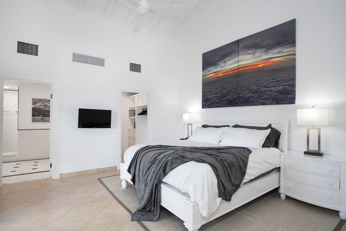 Marina 360, Top-Floor Waterfront Condo at Porto Cupecoy - Photo 21