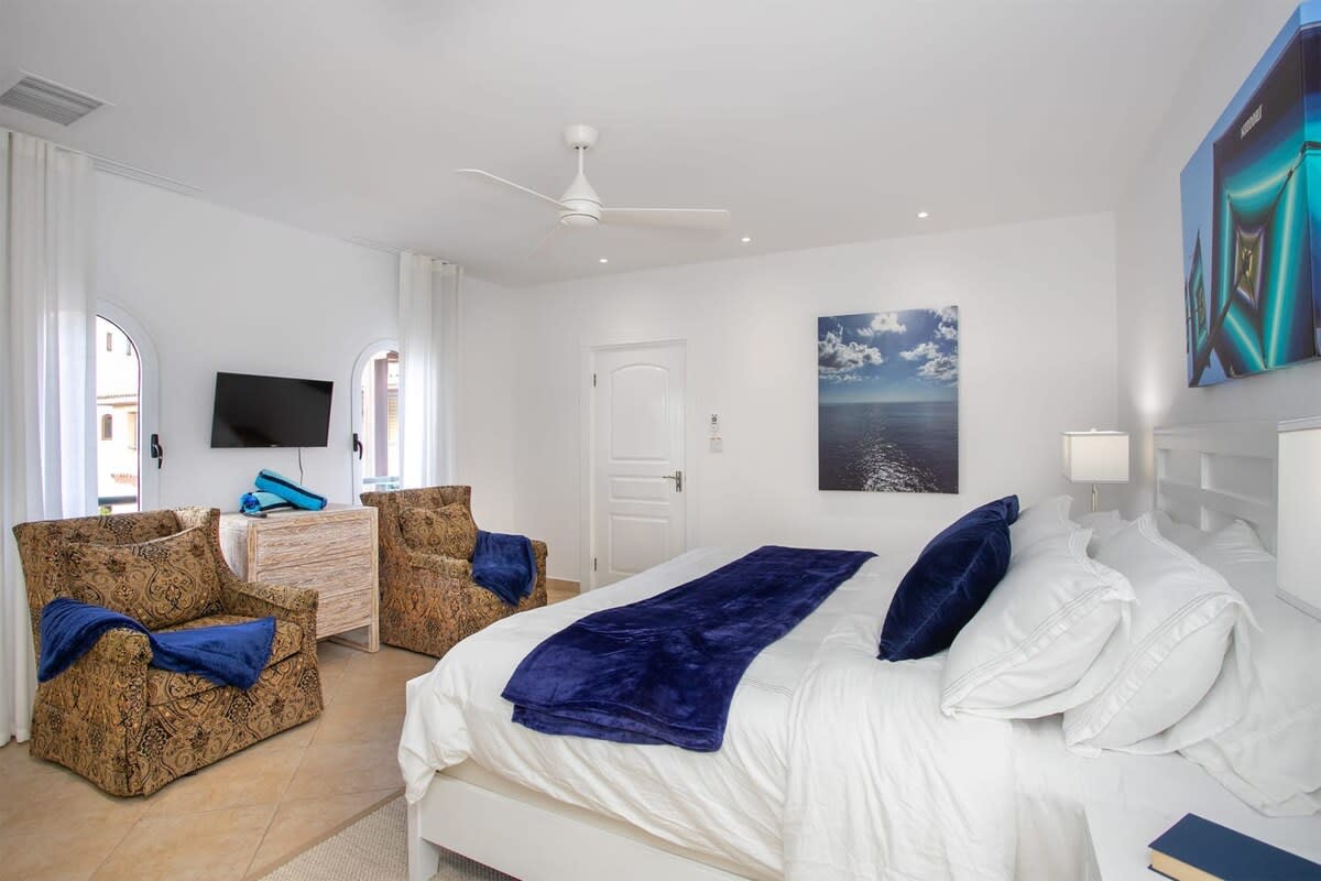 Marina 360, Top-Floor Waterfront Condo at Porto Cupecoy - Photo 32