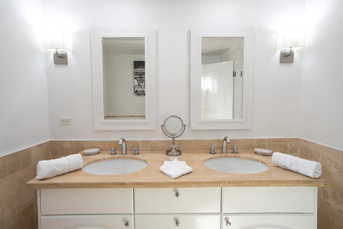 Marina 360, Top-Floor Waterfront Condo at Porto Cupecoy - Photo 35