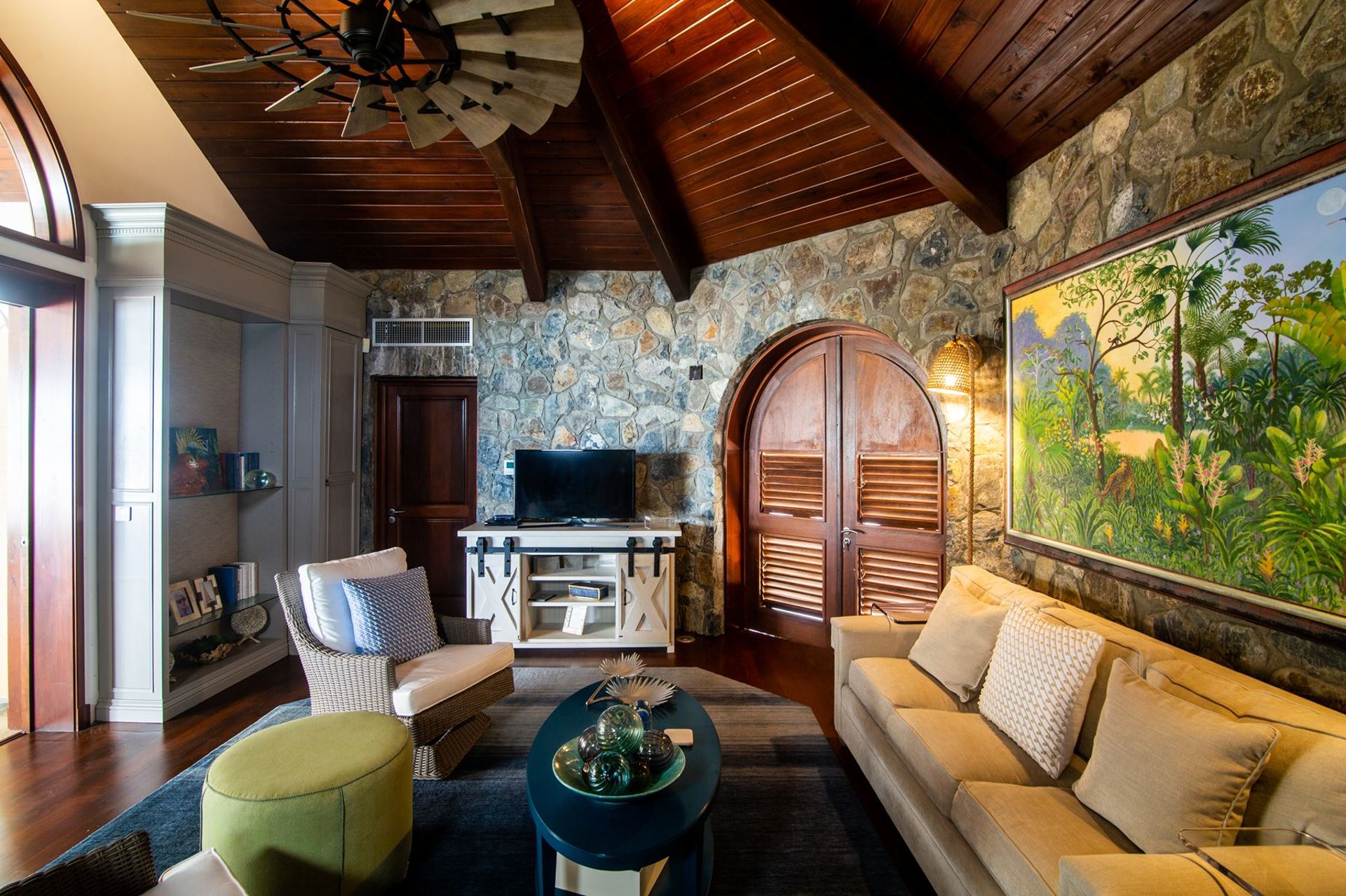 Mes Amis, A 13-Bedroom Cliff-Top Estate in Les Terres Basses - Photo 26