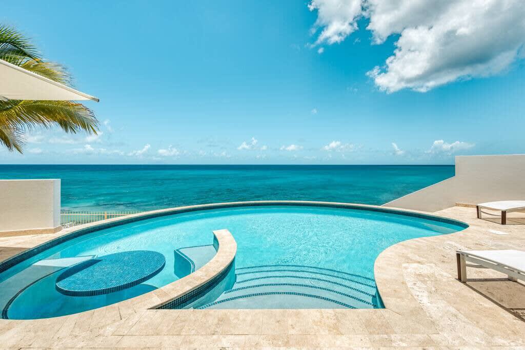 Villa Mumbai, Beachfront Calm at Shore Pointe in Cupecoy Gallery 1