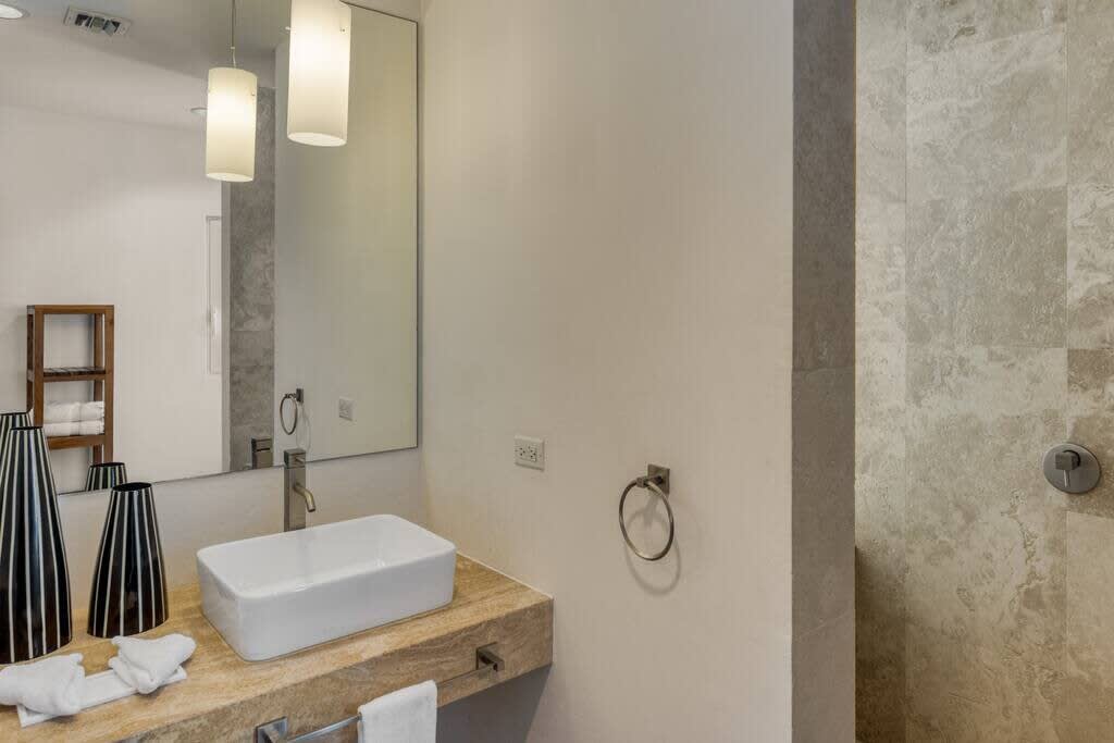 Villa Mumbai, Beachfront Calm at Shore Pointe in Cupecoy - Photo 23