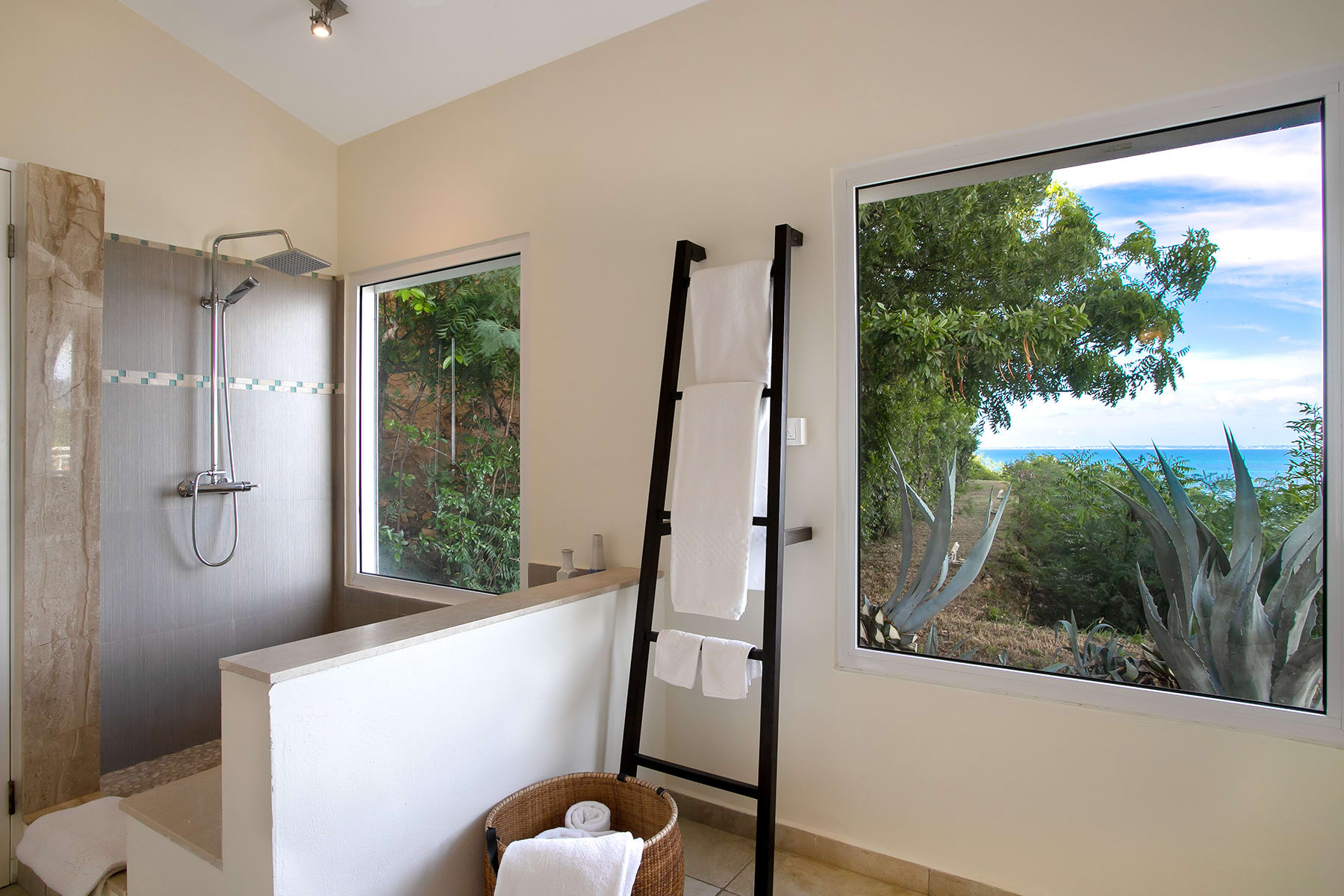 Villa Nid D'Amour, a Cliffside Love Nest Above Baie Rouge - Photo 24