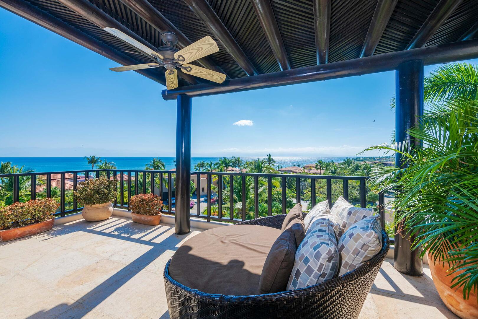 Penthouse Vista Encanto, Three-Bedroom Ocean-View Penthouse in El Encanto - Photo 12