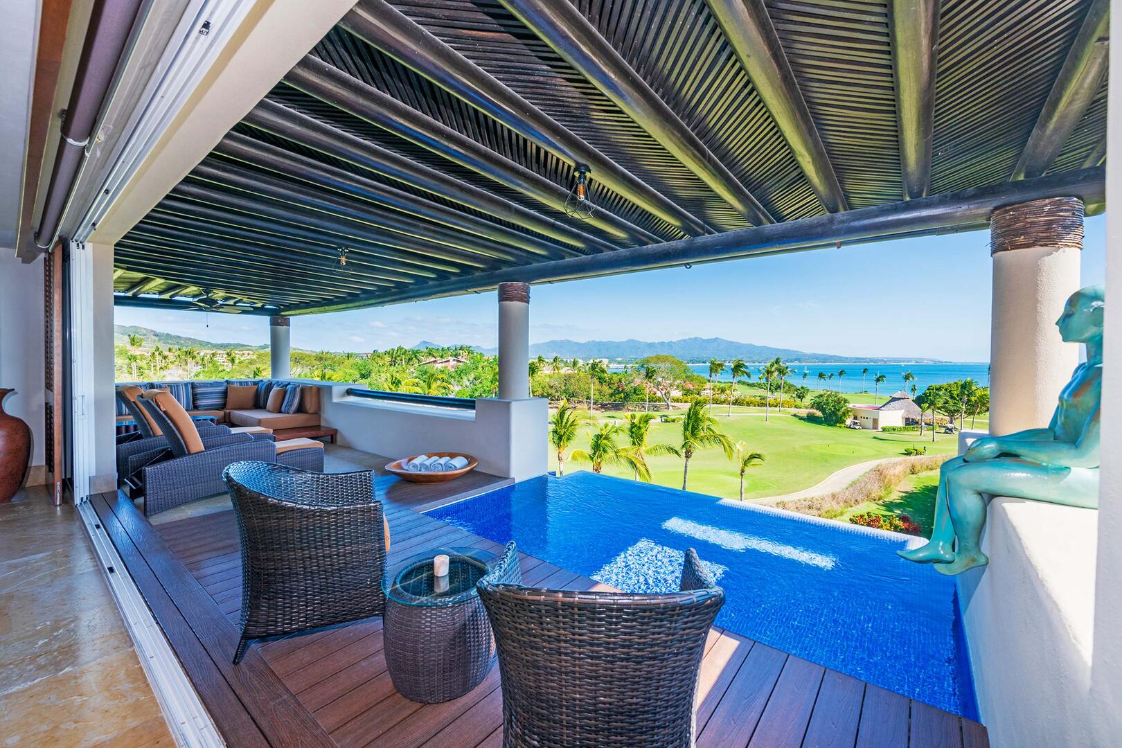 Penthouse Vista Encanto, Three-Bedroom Ocean-View Penthouse in El Encanto - Photo 24