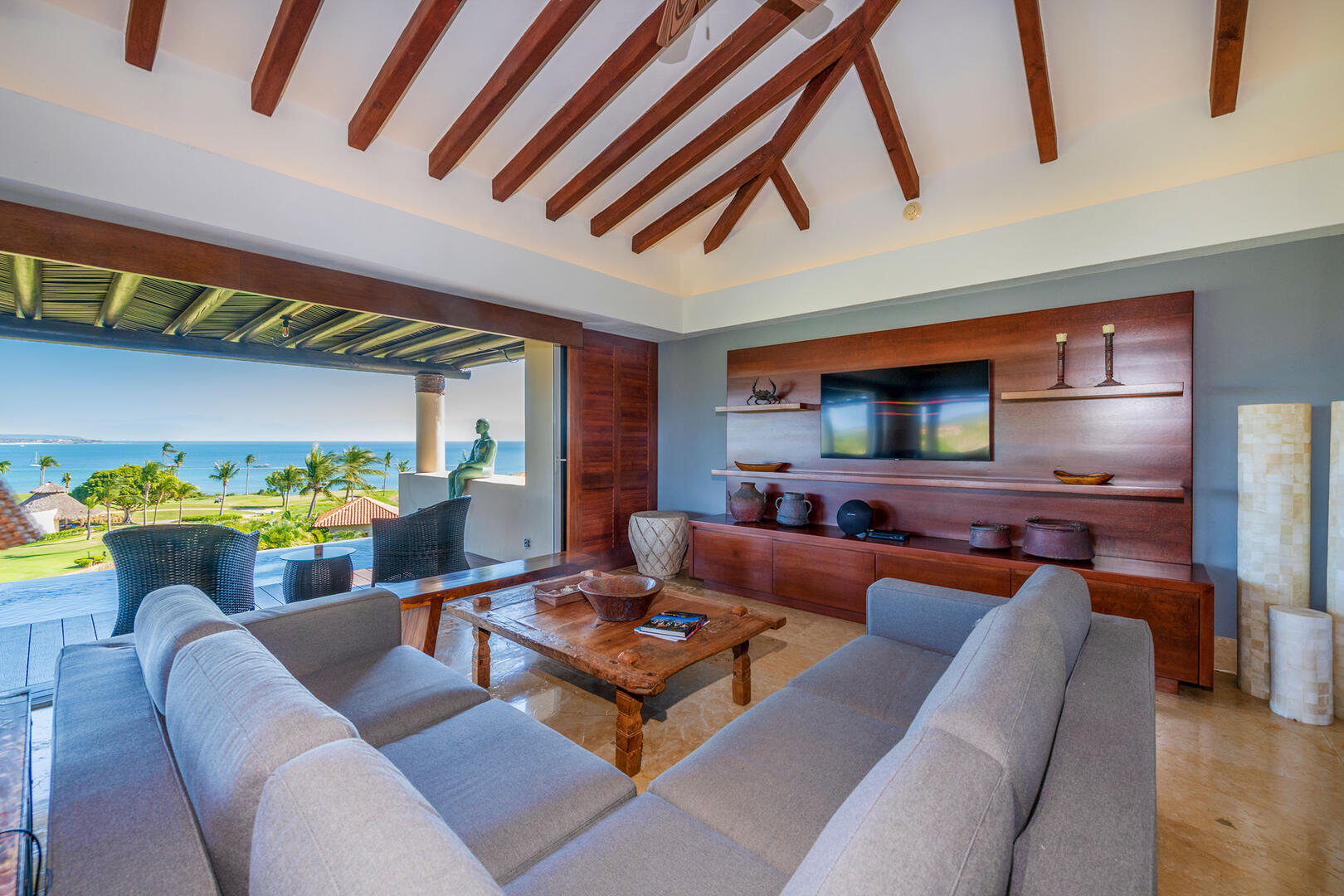 Penthouse Vista Encanto, Three-Bedroom Ocean-View Penthouse in El Encanto Gallery 3