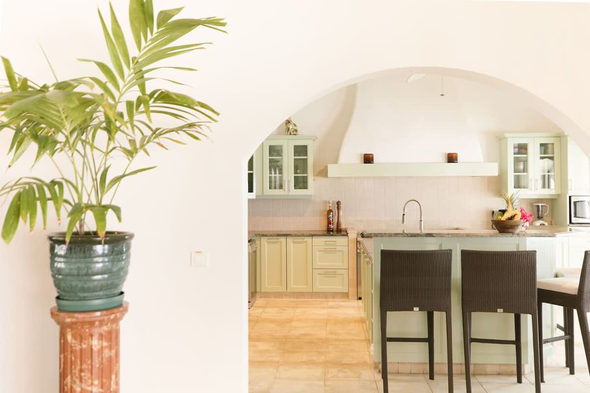 Petite Plage 4BR, Beachfront Grand Case Villa with Heated Pool and Five King Suites - Photo 17