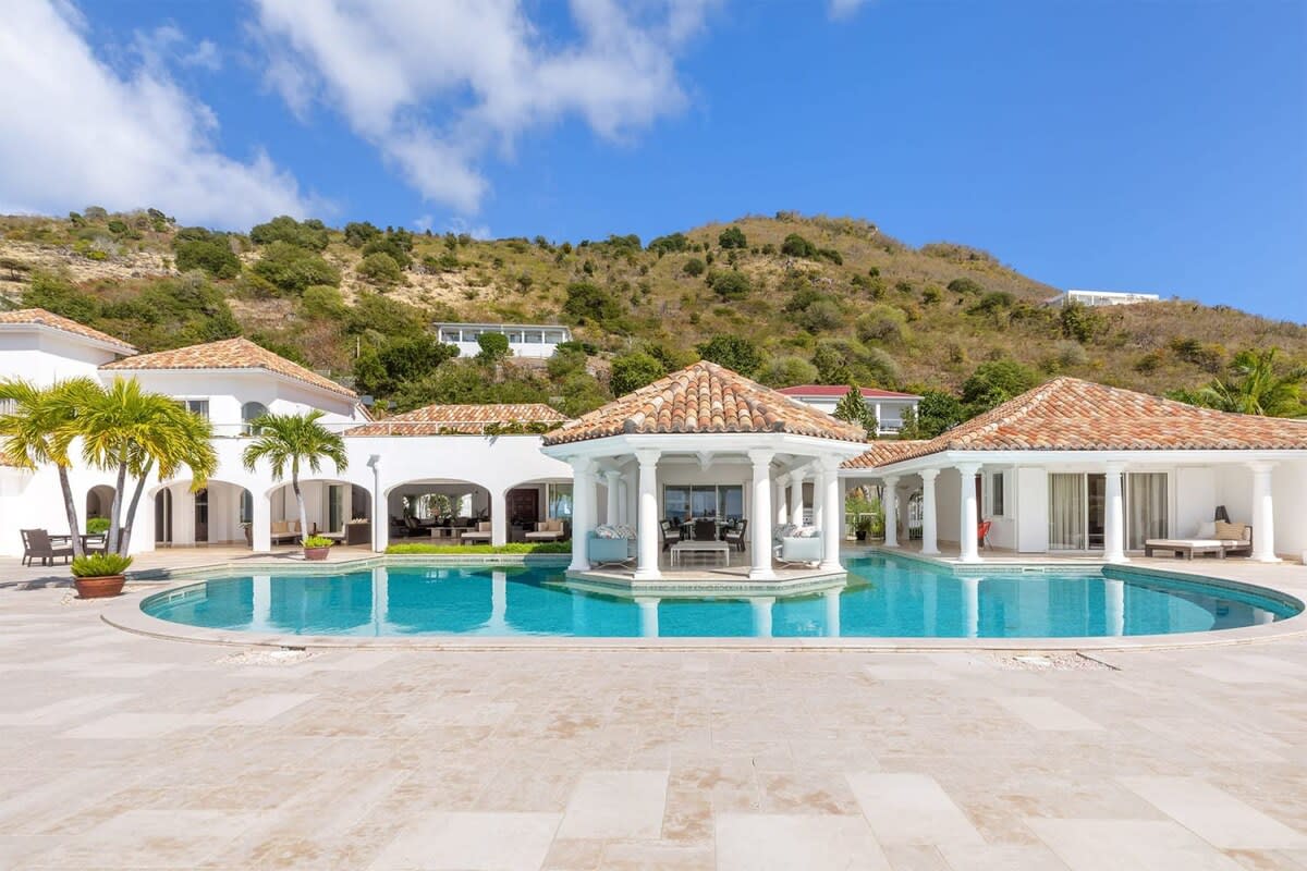 Petite Plage 4BR, Beachfront Grand Case Villa with Heated Pool and Five King Suites Gallery 2