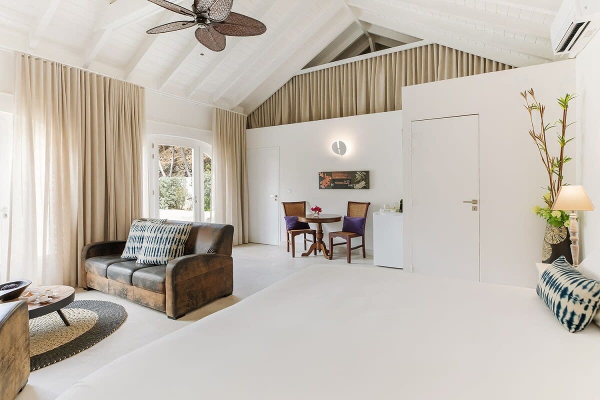 Petite Plage 4BR, Beachfront Grand Case Villa with Heated Pool and Five King Suites - Photo 33