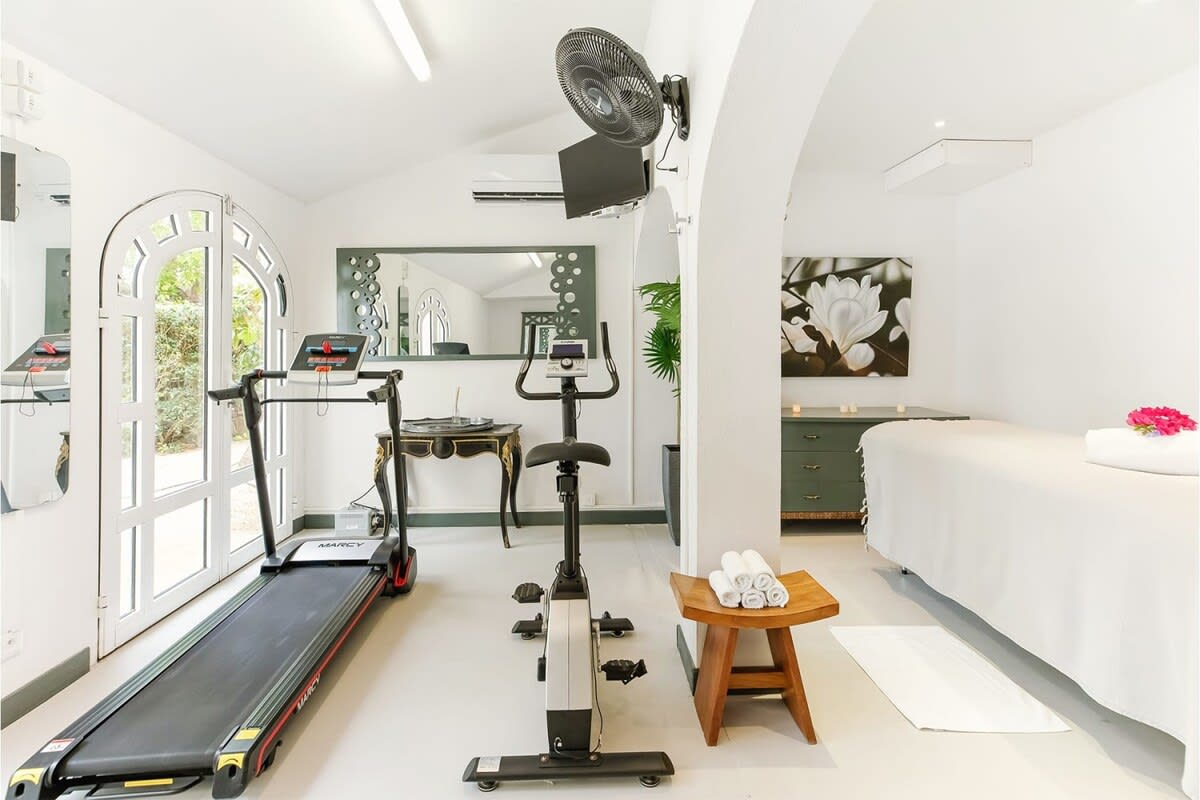 Petite Plage 4BR, Beachfront Grand Case Villa with Heated Pool and Five King Suites - Photo 37