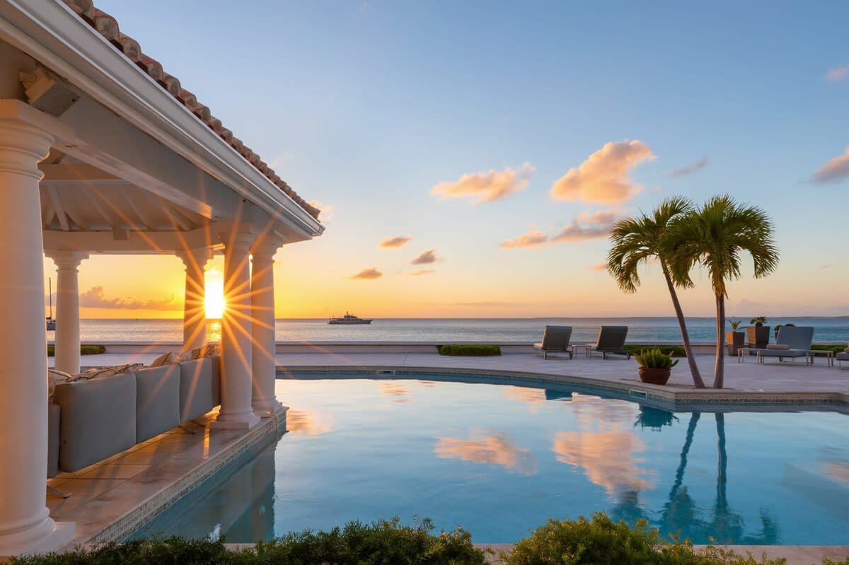 Petite Plage 4BR, Beachfront Grand Case Villa with Heated Pool and Five King Suites - Photo 39