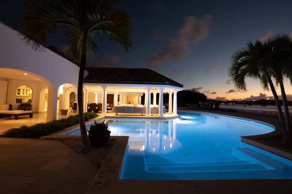 Petite Plage 4BR, Beachfront Grand Case Villa with Heated Pool and Five King Suites - Photo 46