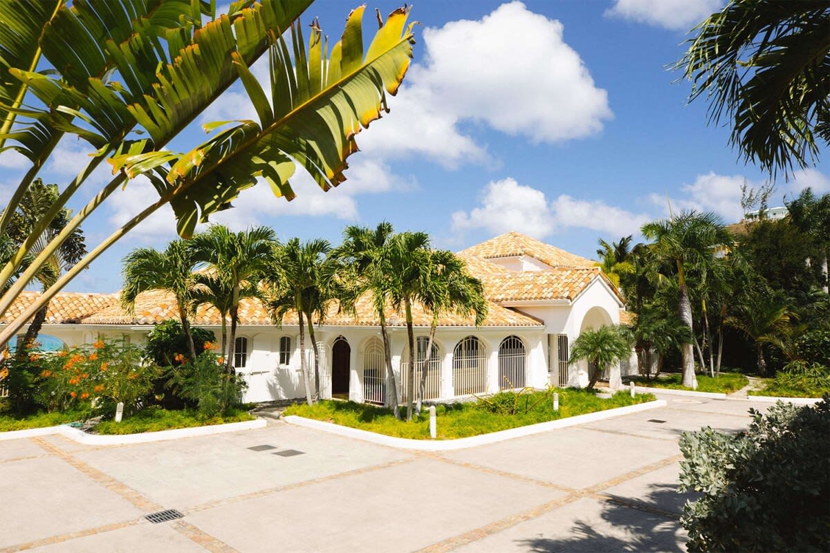 Petite Plage 4BR, Beachfront Grand Case Villa with Heated Pool and Five King Suites - Photo 49
