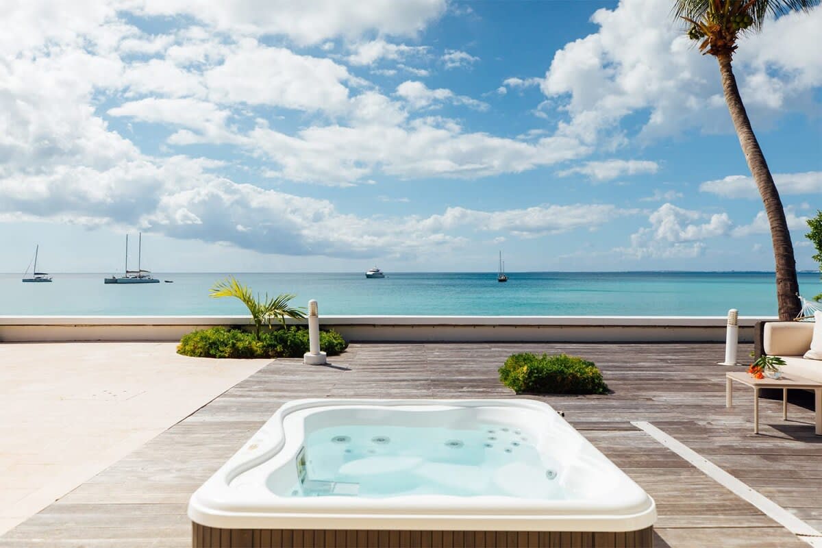 Petite Plage 4BR, Beachfront Grand Case Villa with Heated Pool and Five King Suites - Photo 9