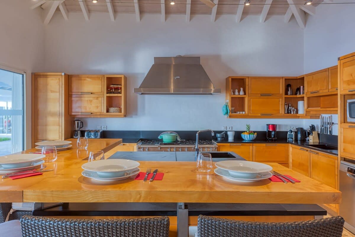 Villa Petite Plage 5, Grand Case Beachfront Estate with Six King Suites and Heated Pool - Photo 21