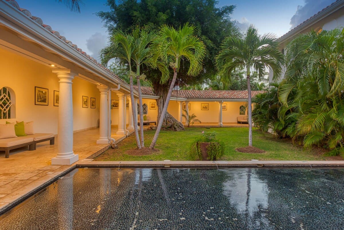 Villa Petite Plage 5, Grand Case Beachfront Estate with Six King Suites and Heated Pool - Photo 24