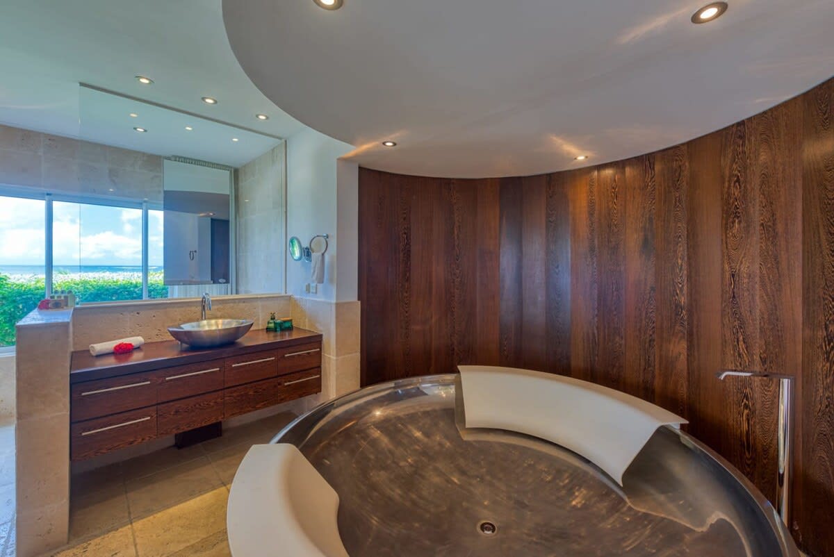Villa Petite Plage 5, Grand Case Beachfront Estate with Six King Suites and Heated Pool - Photo 29